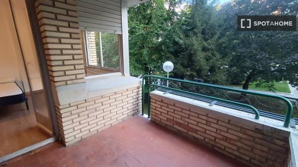 Room for rent in shared apartment in Pamplona