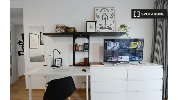 Zimmer zu vermieten in 4-Zimmer-Wohnung in Basurto, Bilbao