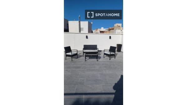 Habitación en piso compartido en Almería