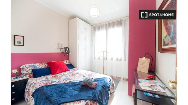 Chambre à louer dans un appartement de 5 chambres à Casco Viejo, Bilbao