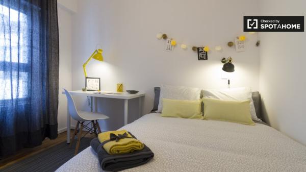 Furnished room in 3-bedroom apartment in Begoña, Bilbao