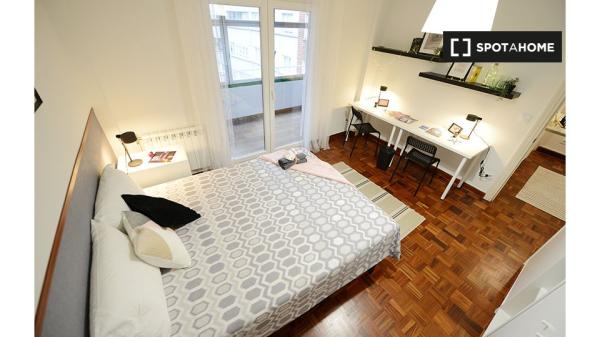 Zimmer zu vermieten in 4-Zimmer-Wohnung in Ametzola, Bilbao