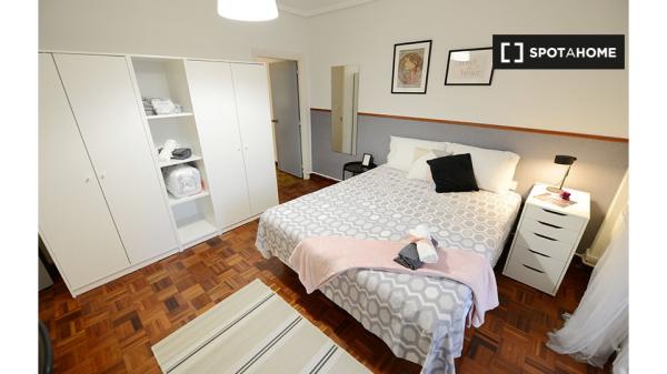 Zimmer zu vermieten in 4-Zimmer-Wohnung in Ametzola, Bilbao