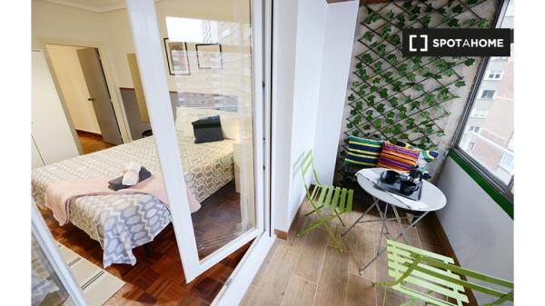 Zimmer zu vermieten in 4-Zimmer-Wohnung in Ametzola, Bilbao