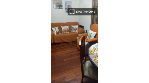 Room for rent in shared apartment in Vigo