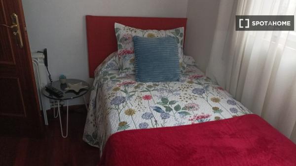 Chambre à louer dans un appartement partagé à Vigo