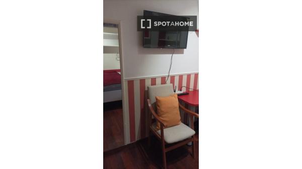 Room for rent in shared apartment in Vigo