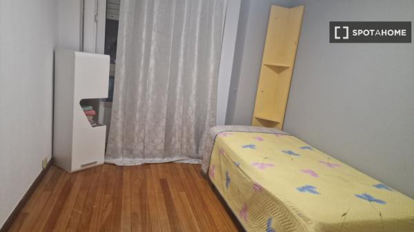 Habitación en piso compartido en Santander