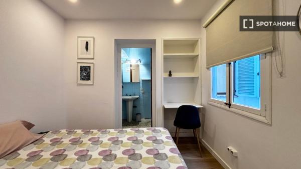 Quarto em apartamento compartilhado em Palma