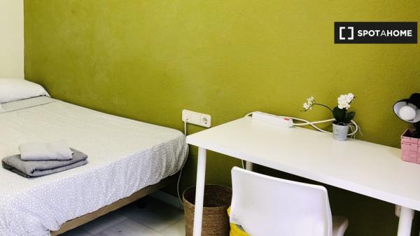 Decorated room in shared apartment in Casco Antiguo, Seville