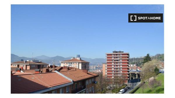 Rooms for rent in 3 Bedroom apartment in Uribarri, Bilbao