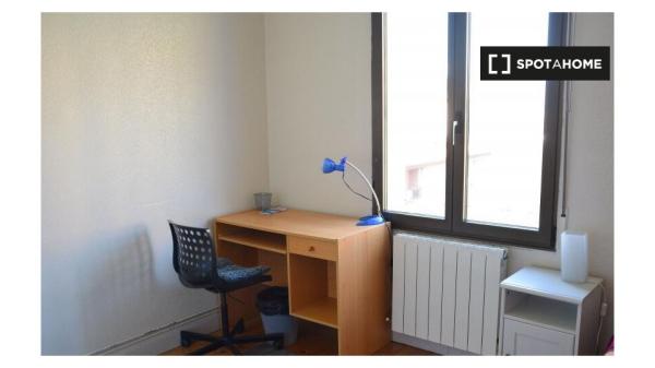 Zimmer zu vermieten in 3-Zimmer-Wohnung in Uribarri, Bilbao