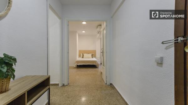 Quarto para alugar em apartamento de 4 quartos em Valência