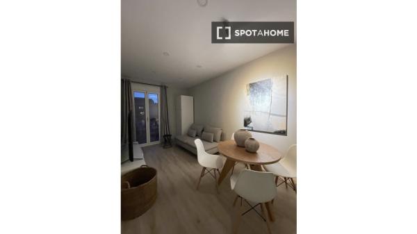 Room in shared apartment in L'Hospitalet de Llobregat