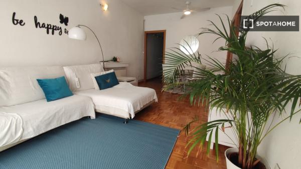 Apartamento entero de 3 habitaciones en Barcelona.