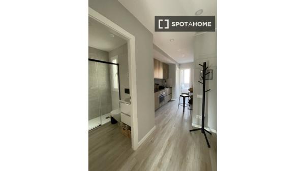 Room in shared apartment in L'Hospitalet de Llobregat