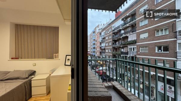 Se alquila habitación en el centro de Madrid