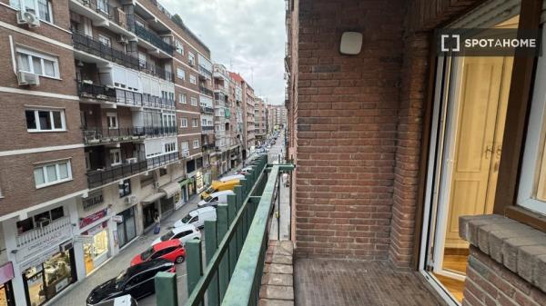 Se alquila habitación en el centro de Madrid