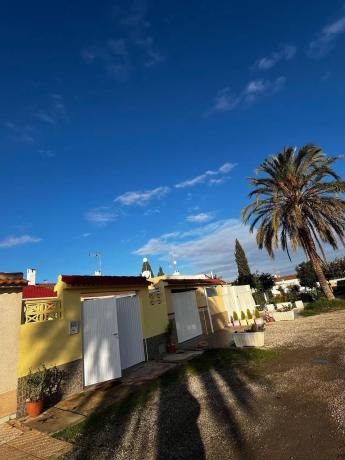 Casa independiente en avenida de los Almendros