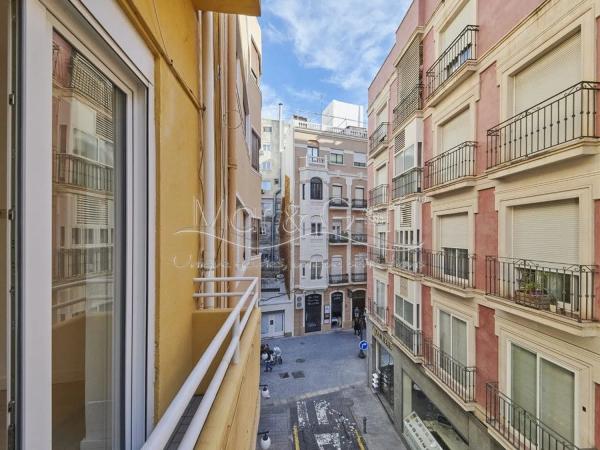 Piso en calle Barón de Finestrat, 4