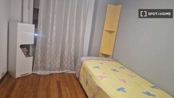 Quarto em apartamento compartilhado em Santander