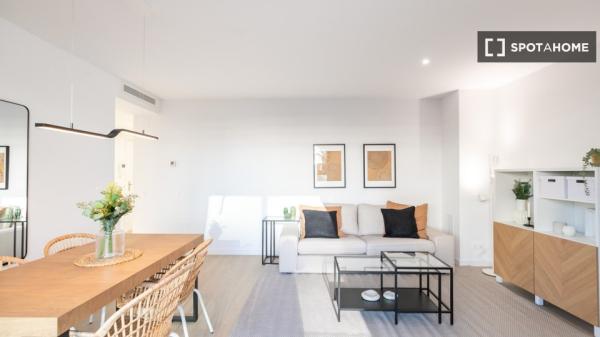 Apartamento moderno frente al Canal Marítimo