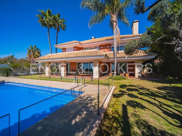 Casa independiente en avenida de la Costa Blanca