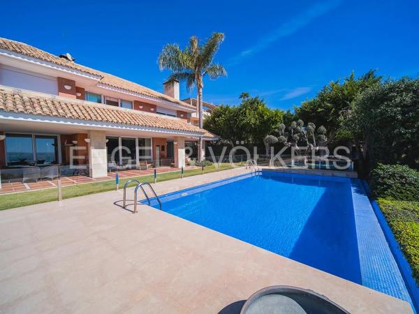 Casa independiente en avenida de la Costa Blanca