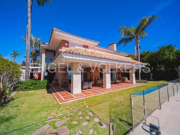 Casa independiente en avenida de la Costa Blanca