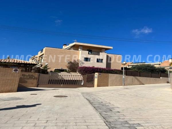 Chalet pareado en avenida de la Costa Blanca