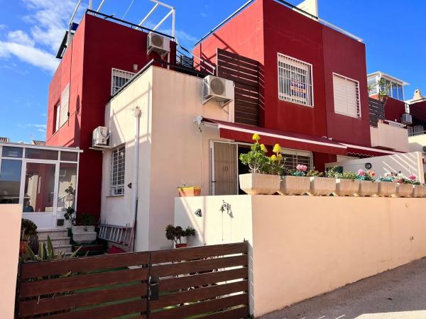 Chalet pareado en calle Azores, 1