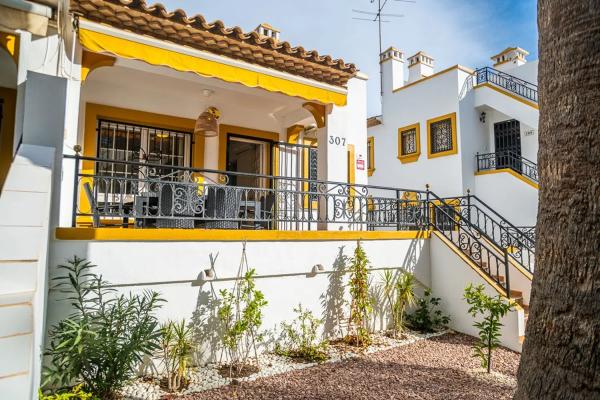 Chalet adosado en Urbanización v Martín Valencia, 203