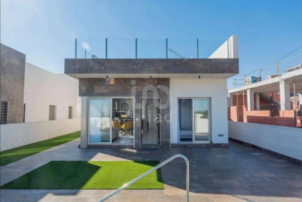 Chalet en Barrio La Zenia