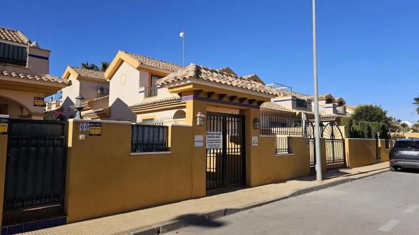 Dúplex en Barrio Lomas de Cabo Roig-Los Dolses