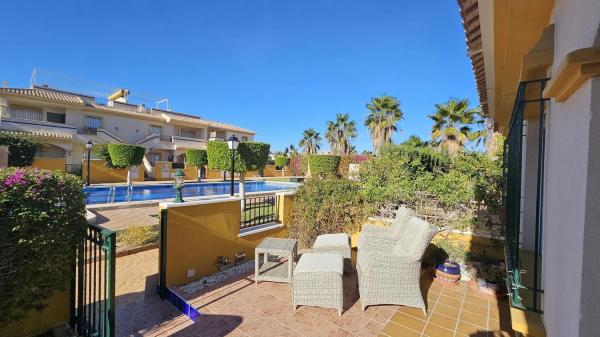 Dúplex en Barrio Lomas de Cabo Roig-Los Dolses