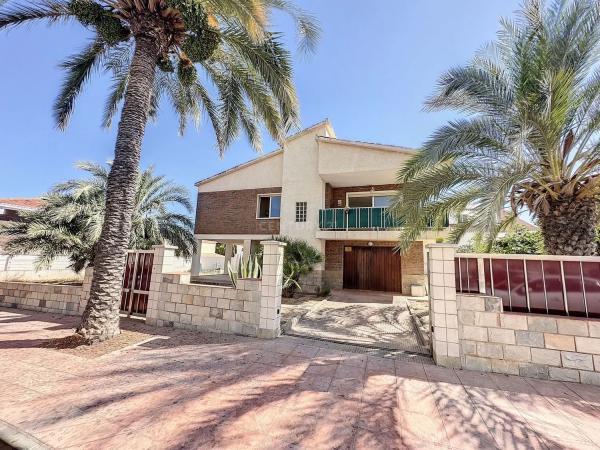 Casa independiente en avenida de la Playa, 16