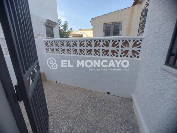 Chalet adosado en calle Neptuno