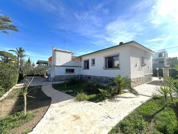 Casa independiente en calle el Torreón, 27