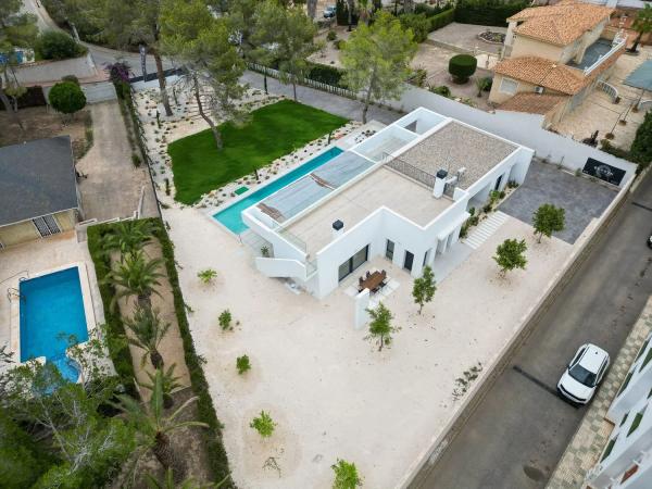 Casa independiente en calle Los pirineos, 23