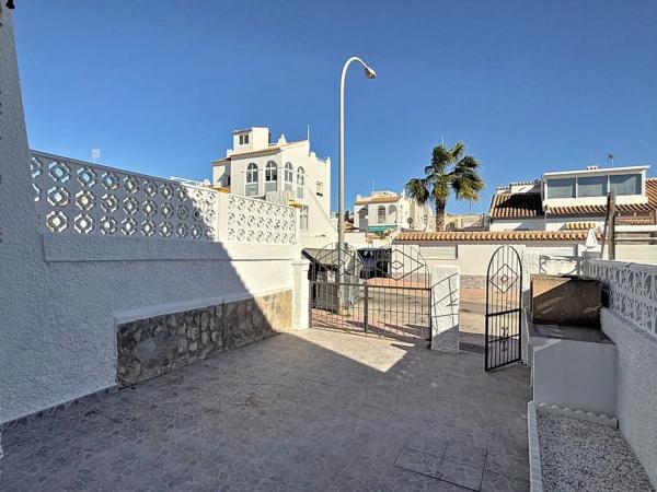 Chalet adosado en calle Neptuno s/n