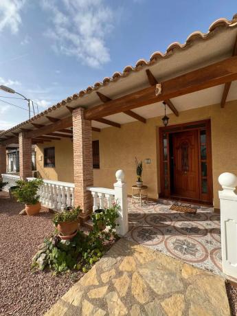 Casa independiente en calle Teide Riq