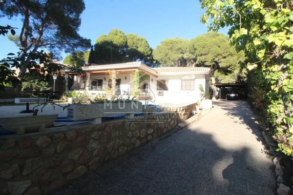 Chalet en Barrio Lomas de Cabo Roig-Los Dolses