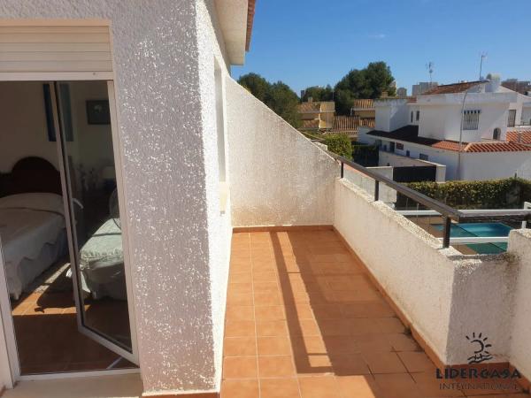 Chalet pareado en calle Gerardo Diego