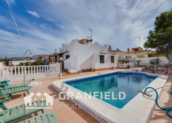 Chalet en avenida de Torrevieja