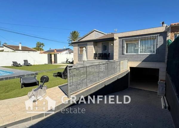 Chalet en Barrio Los Balcones - Los Altos del Edén