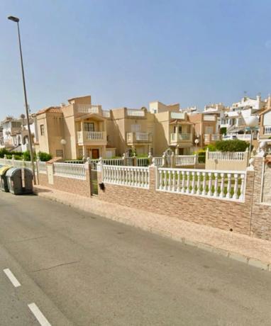 Chalet adosado en ronda José Samper García