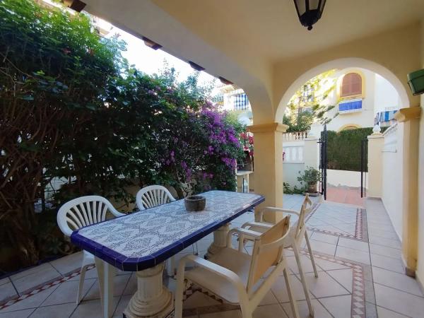 Chalet adosado en calle Neptuno