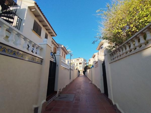 Chalet adosado en calle Neptuno