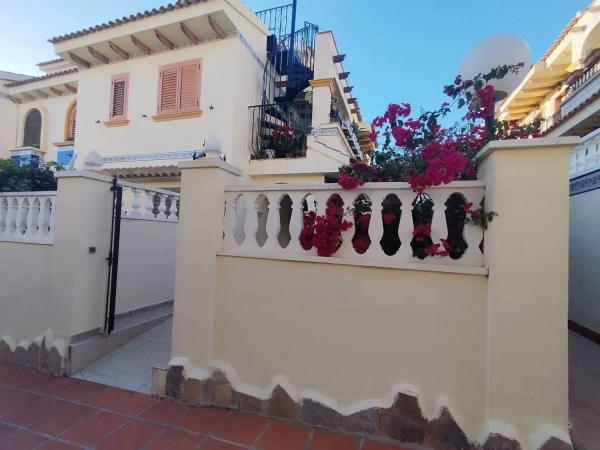Chalet adosado en calle Neptuno
