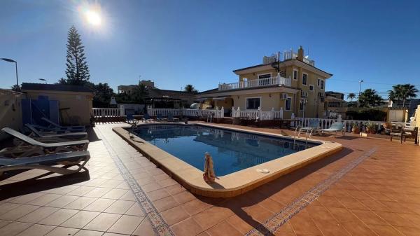 Chalet en Barrio Los Balcones - Los Altos del Edén